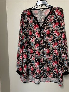 Eyeshadow Women's Black Long Sleeved Top With Pink Floral Print, Polyester 1X